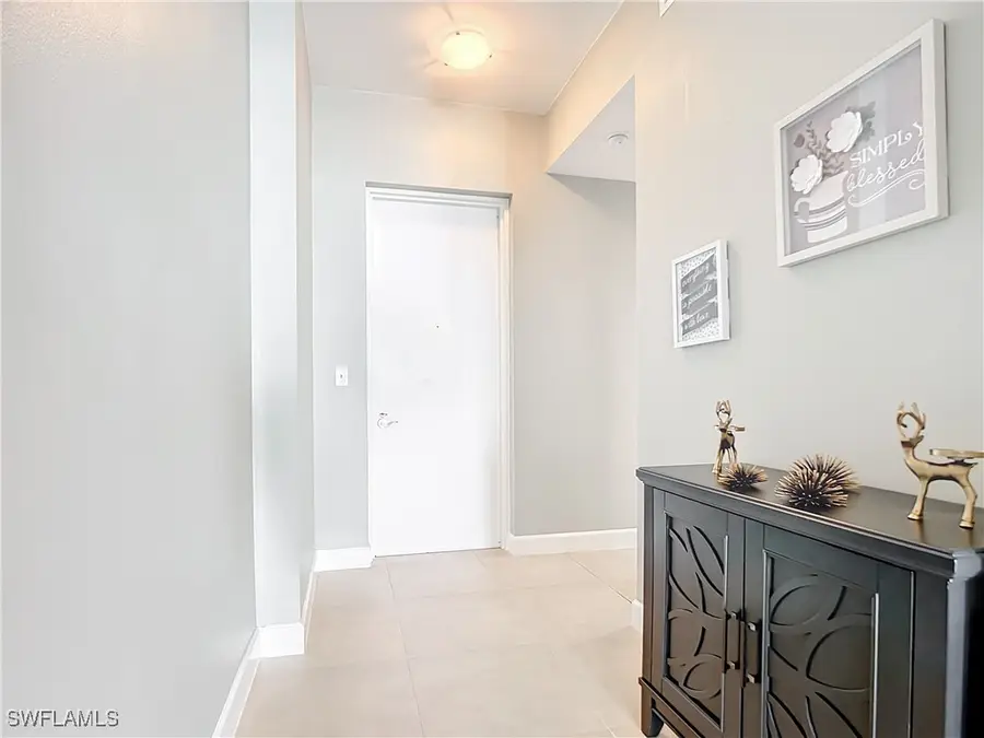 3000 Oasis Grand Boulevard, Fort Myers, FL 33916 - Image #2