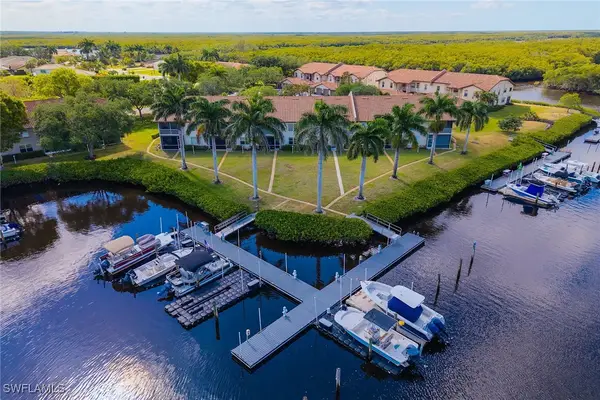 162 Newport Drive #1208, Naples, FL 34114