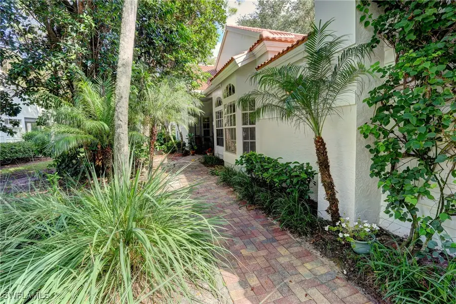 130 Amblewood Lane #8-801, Naples, FL 34105 - Image #3
