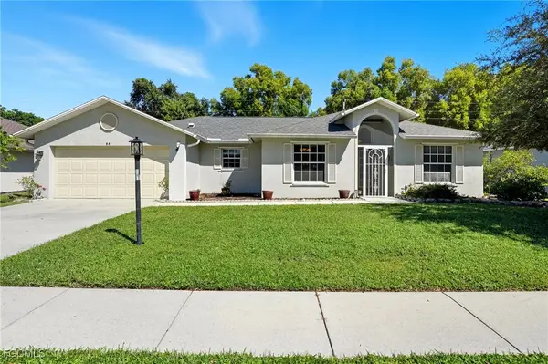 841 Charlemagne Boulevard, Naples, FL 34112