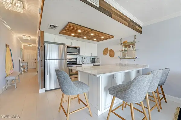 260 Southbay Drive #102, Naples, FL 34108