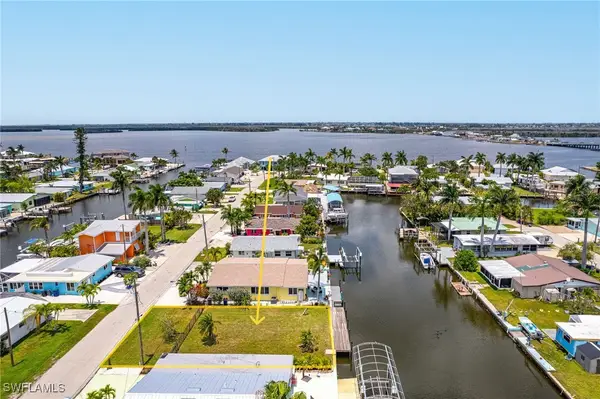 2609 Bayshore Drive, Matlacha, FL 33993