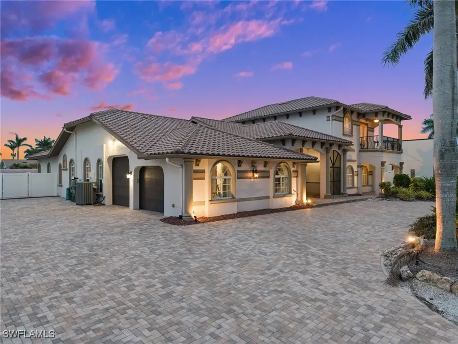 842 Miramar Court, Cape Coral, FL 33904 - Image #2