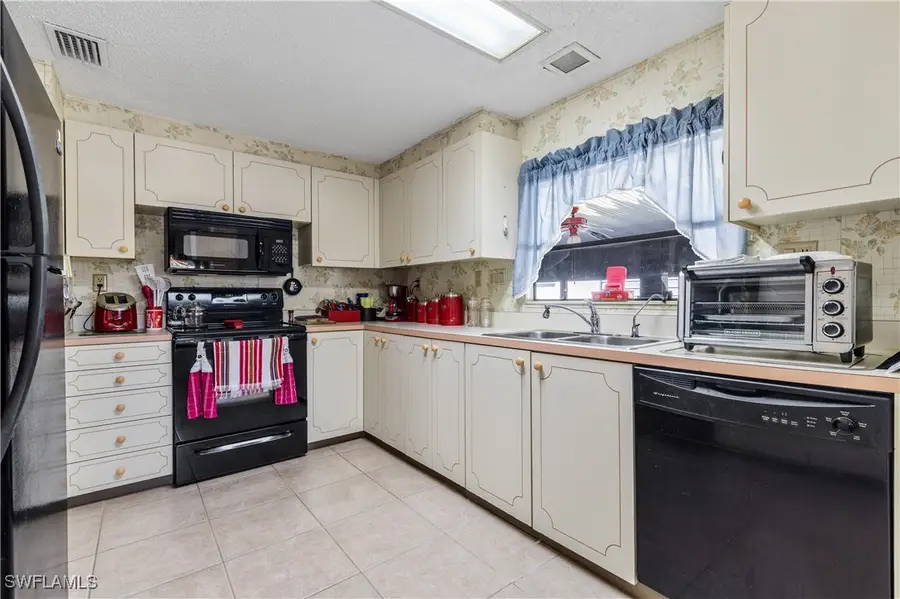 9245 Caloosa Drive, North Fort Myers, FL 33903 - Image #3