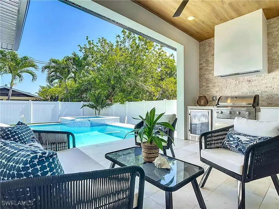 857 95th Avenue N, Naples, FL 34108 - Image #3