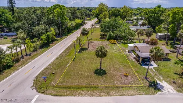 335 Ottumwa Avenue, Fort Myers, FL 33905