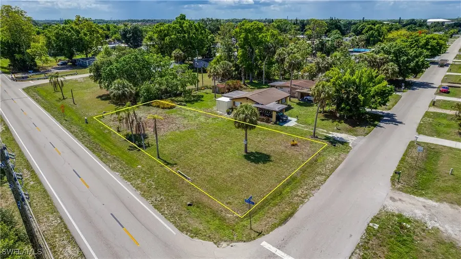 335 Ottumwa Avenue, Fort Myers, FL 33905 - Image #2