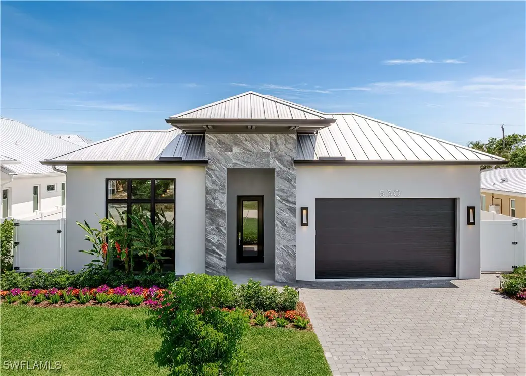 530 107th Avenue N, Naples, FL 34108 - Image #1