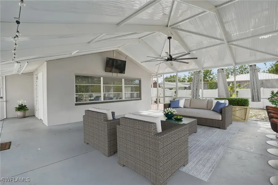 426 Chestnut Ave Nw, Port Charlotte, FL 33952 - Image #2