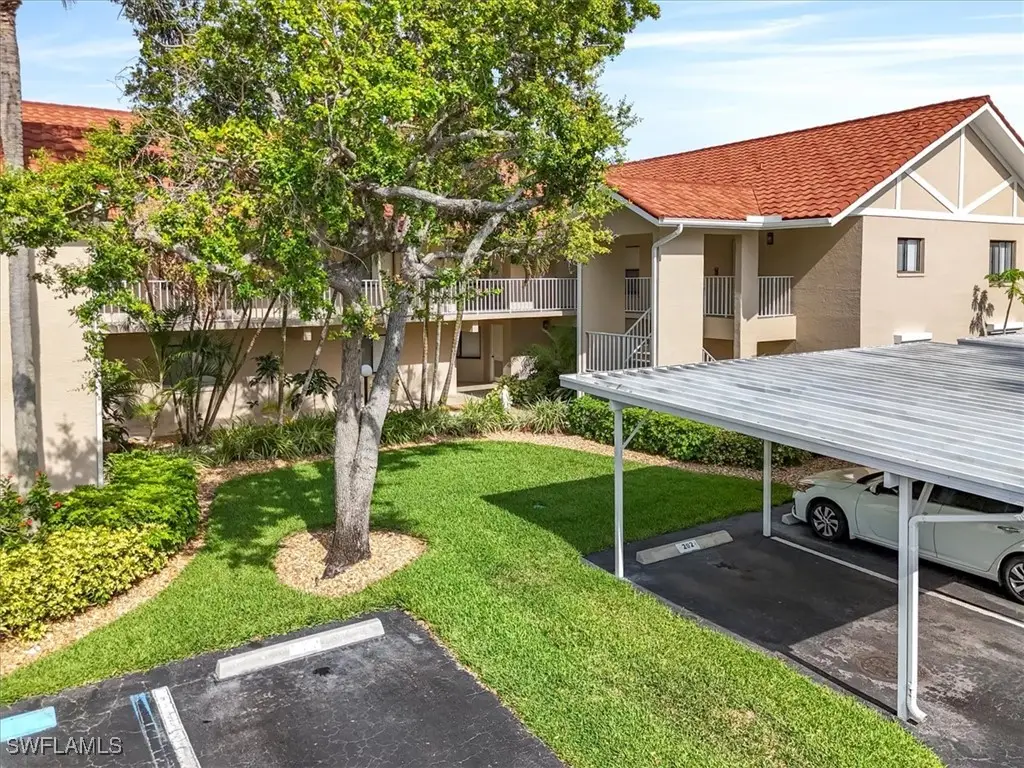 9652 Windsor Gardens Lane #105, Fort Myers, FL 33919 - Image #1