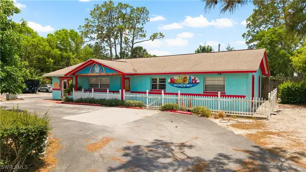 860 102nd Avenue N, Naples, FL 34108