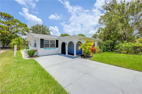 761 95th Avenue N, Naples, FL 34108