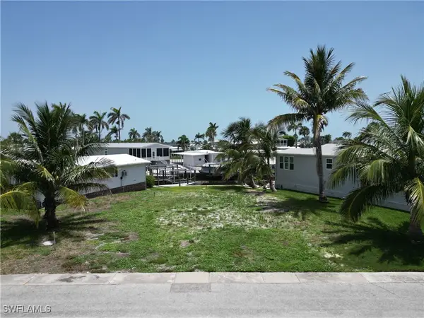 11271 Azalea Lane, Fort Myers Beach, FL 33931