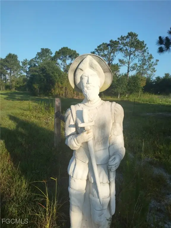 2305 Desoto Boulevard N, Naples, FL 34120