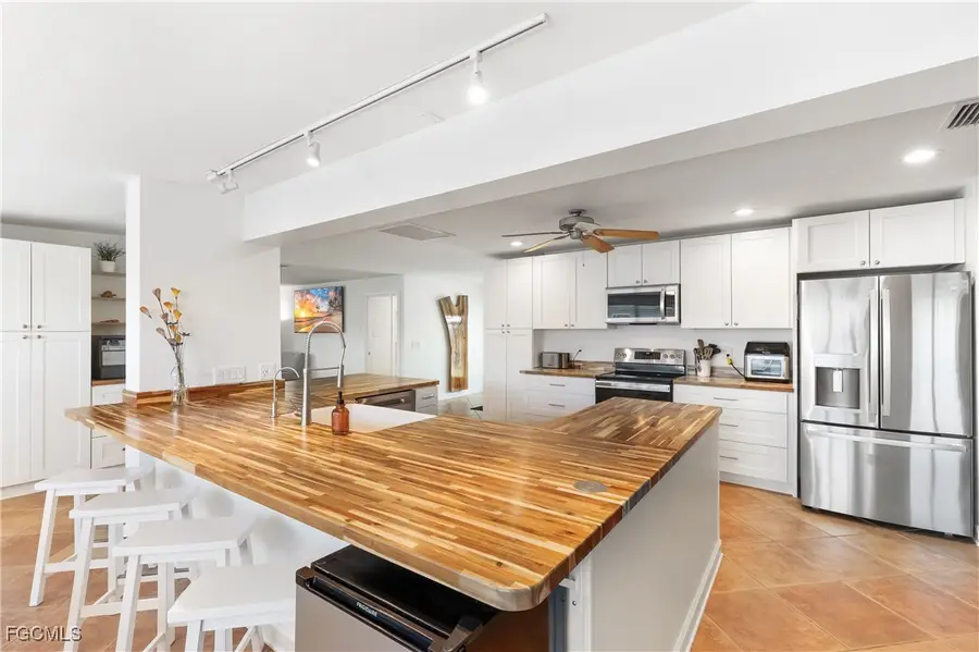 5654 Natoma Drive, Fort Myers, FL 33919 - Image #3