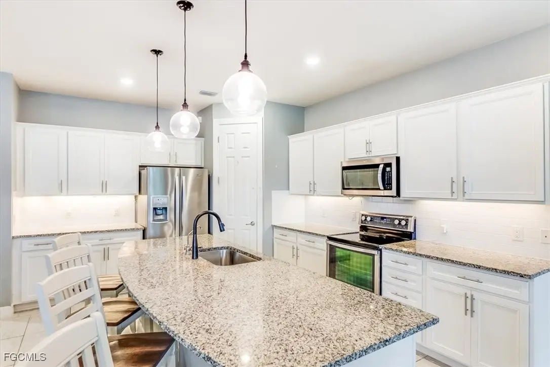 3548 E Hampton Circle, Alva, FL 33920 - Image #1