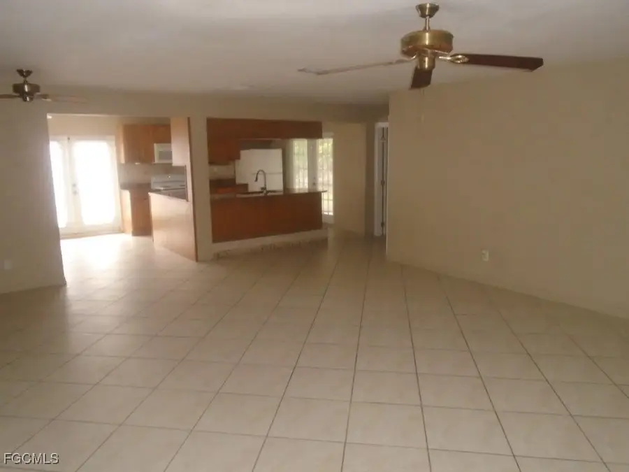 2119 Hibiscus Road, Fort Myers, FL 33905 - Image #3