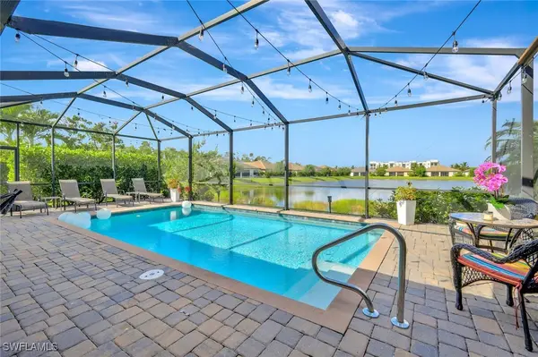 9207 Shadow Oak Lane, Naples, FL 34120