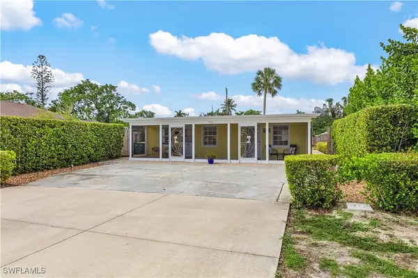 782 107th Avenue N, Naples, FL 34108