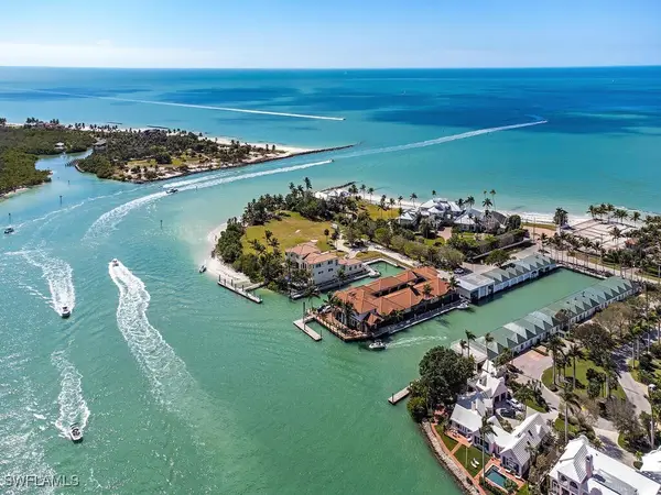 61 Cove Lane, Naples, FL 34102