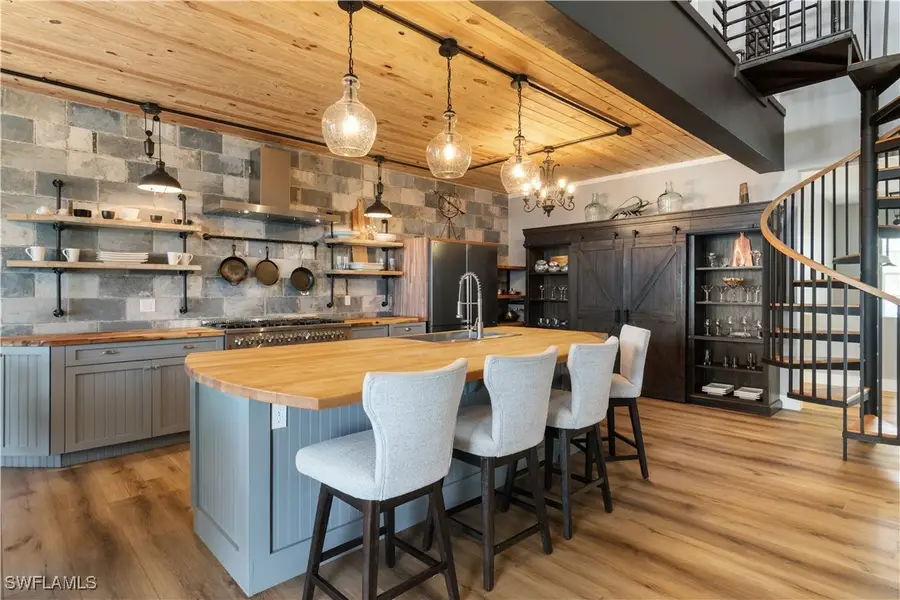 211 Sterling Avenue, Fort Myers Beach, FL 33931 - Image #2