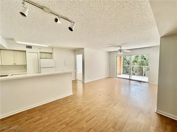 1260 Wildwood Lakes Boulevard #204, Naples, FL 34104