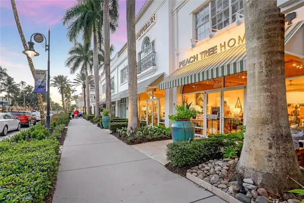 875 6th Avenue S #303, Naples, FL 34102