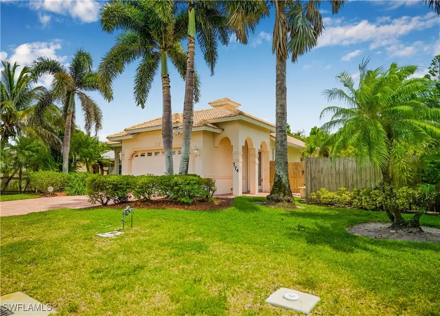 774 105th Avenue N, Naples, FL 34108 - Image #2