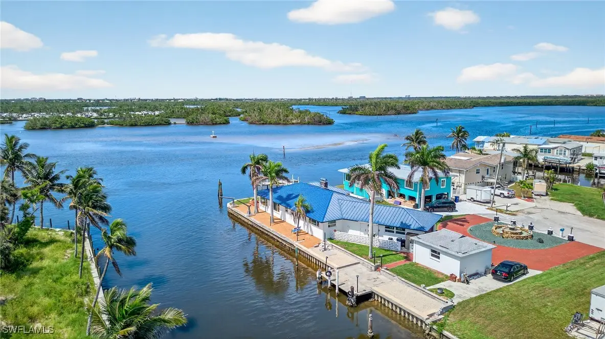 867 Oak Street, Fort Myers Beach, FL 33931 - Image #1