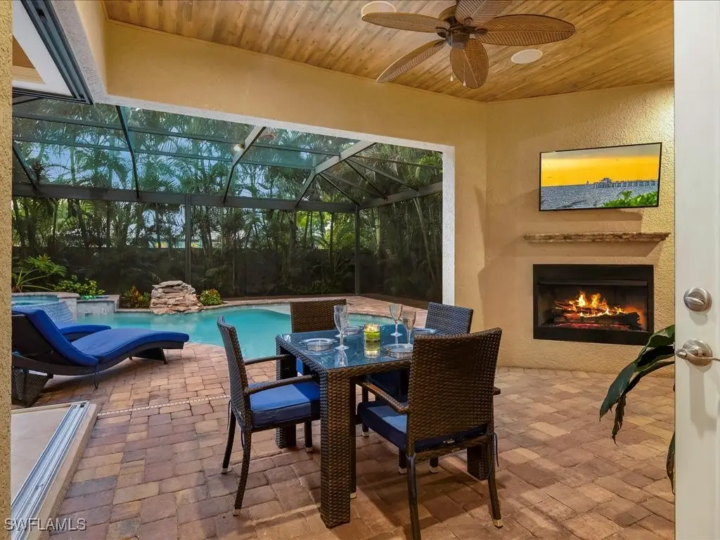 559 93rd Avenue N, Naples, FL 34108 - Image #1