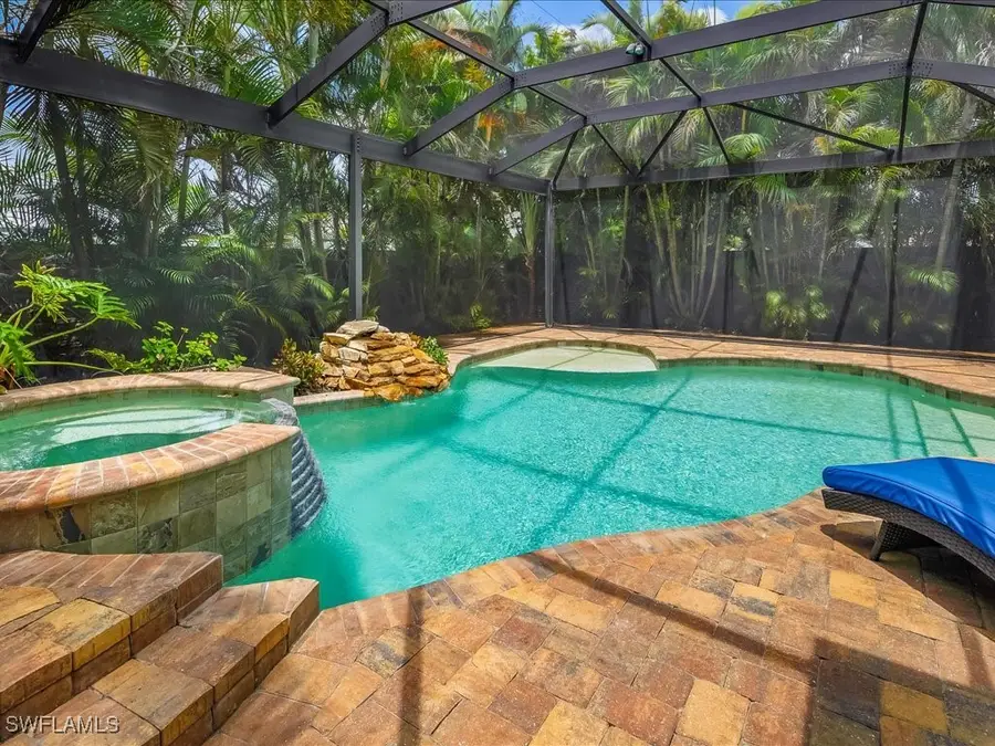 559 93rd Avenue N, Naples, FL 34108 - Image #3