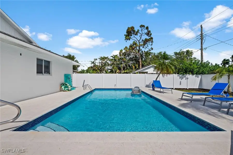 664 102nd Avenue N, Naples, FL 34108 - Image #3