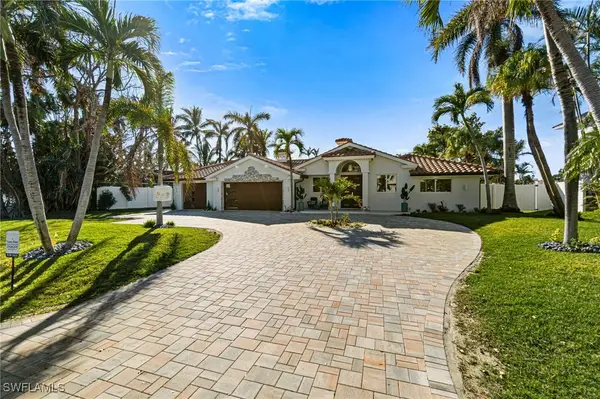 5203 Starfish Avenue, Naples, FL 34103