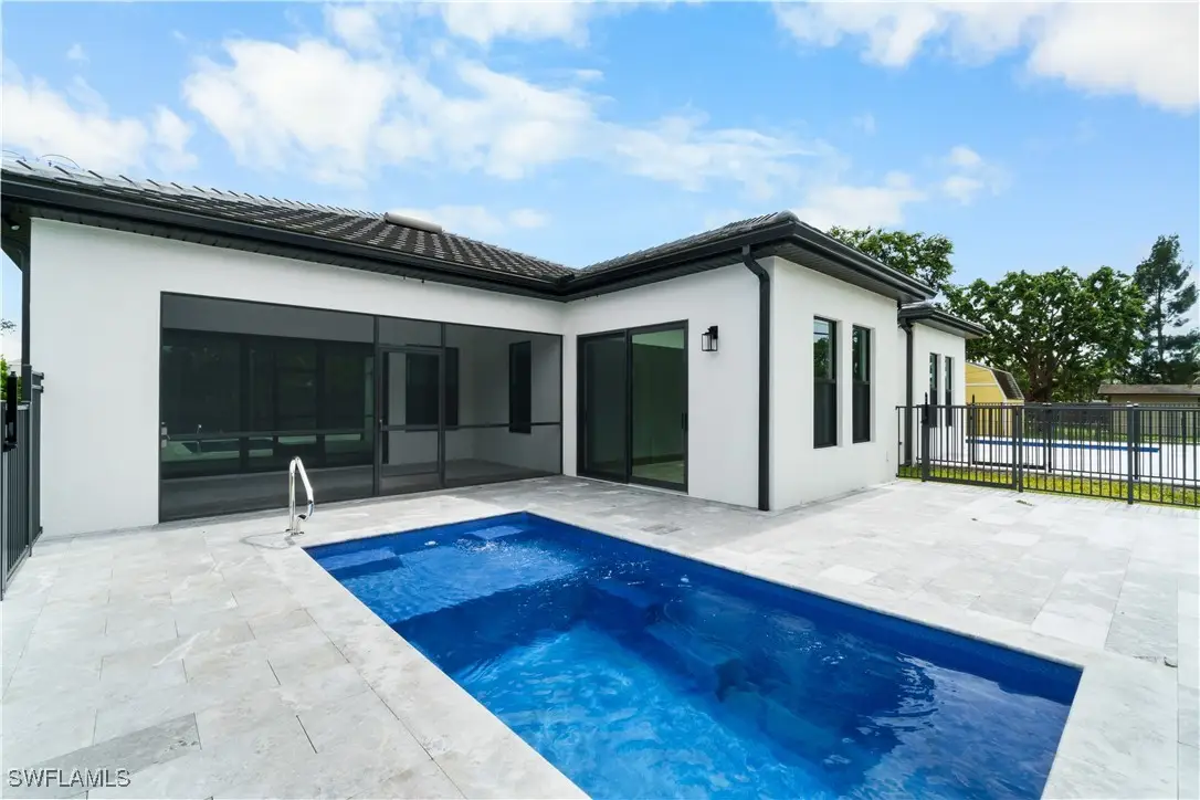 833 91st Avenue N, Naples, FL 34108 - Image #1