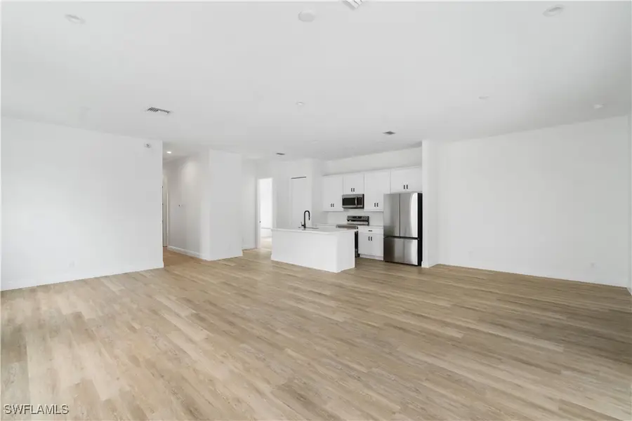 833 91st Avenue N, Naples, FL 34108 - Image #3