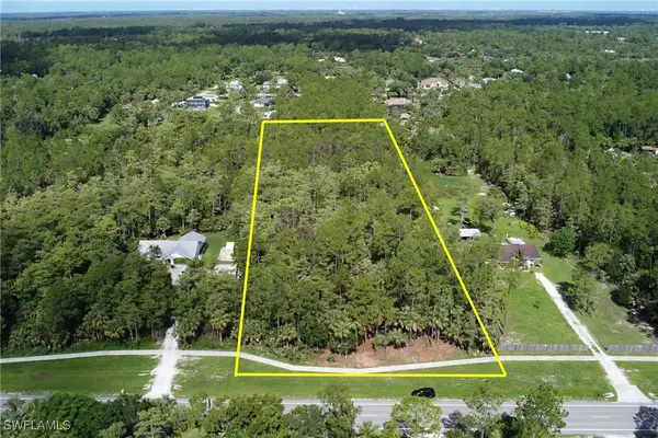 8th Street Ne, Naples, FL 34120