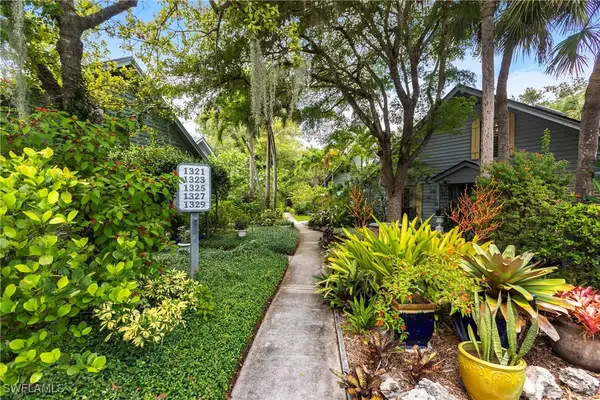 1323 Solana Road #K2, Naples, FL 34103