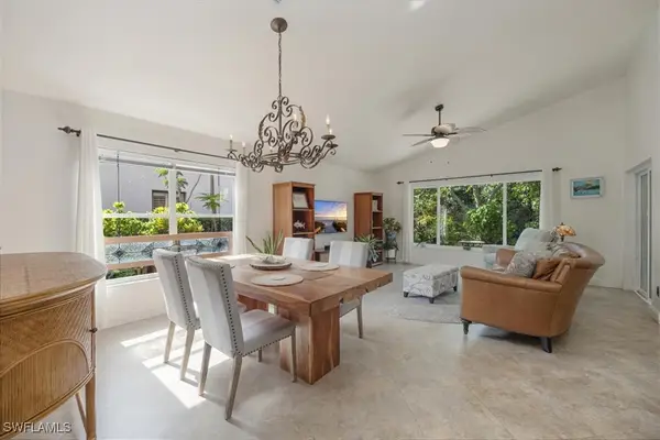 5886 Westbourgh Court, Naples, FL 34112