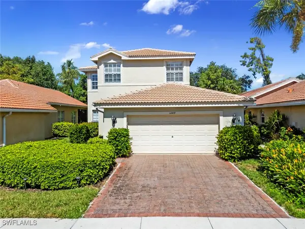 1289 Barrigona Court, Naples, FL 34119