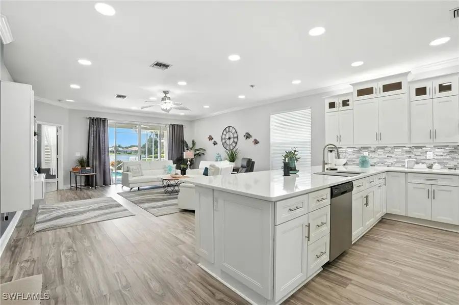 11317 Lakeland Circle, Fort Myers, FL 33913 - Image #2