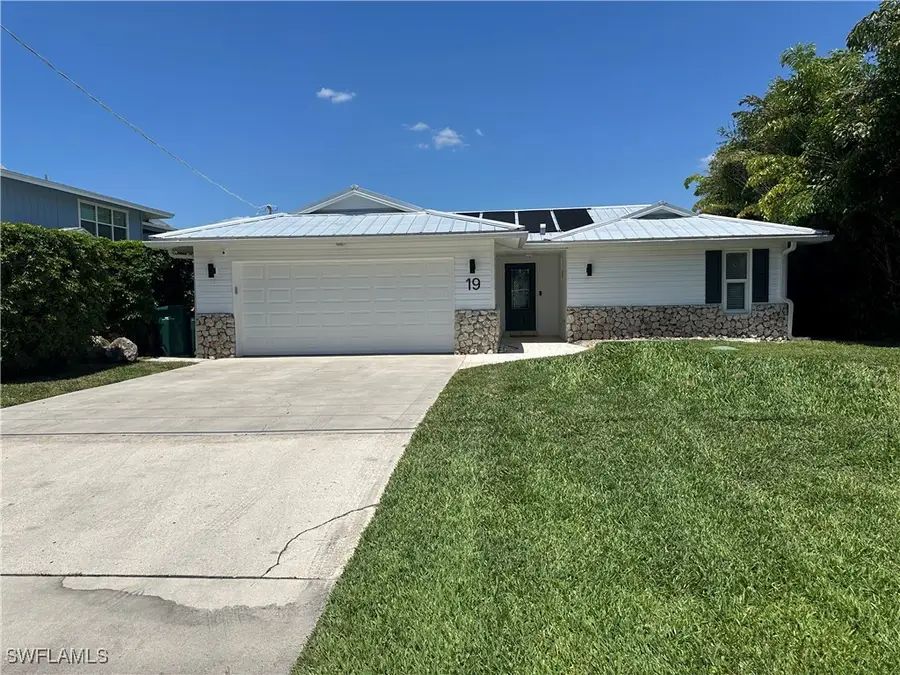 19 Pelican Street E, Naples, FL 34113 - Image #2