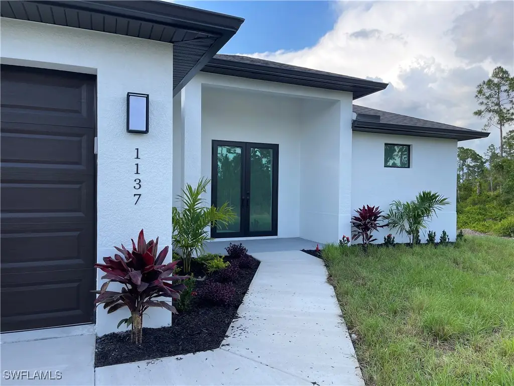 1137 y 1135 Damen Street E, Lehigh Acres, FL 33974 - #1