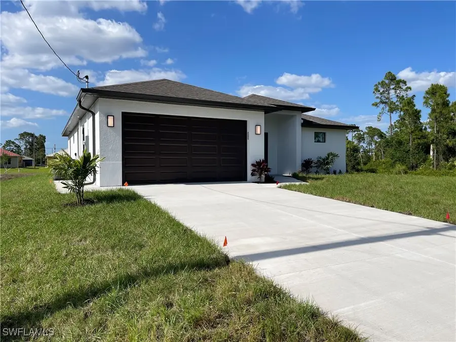 1137 y 1135 Damen Street E, Lehigh Acres, FL 33974 - #2