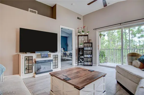 4450 Botanical Place Circle #406, Naples, FL 34112