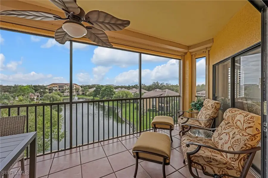 195 Vintage Circle #402, Naples, FL 34119 - Image #2