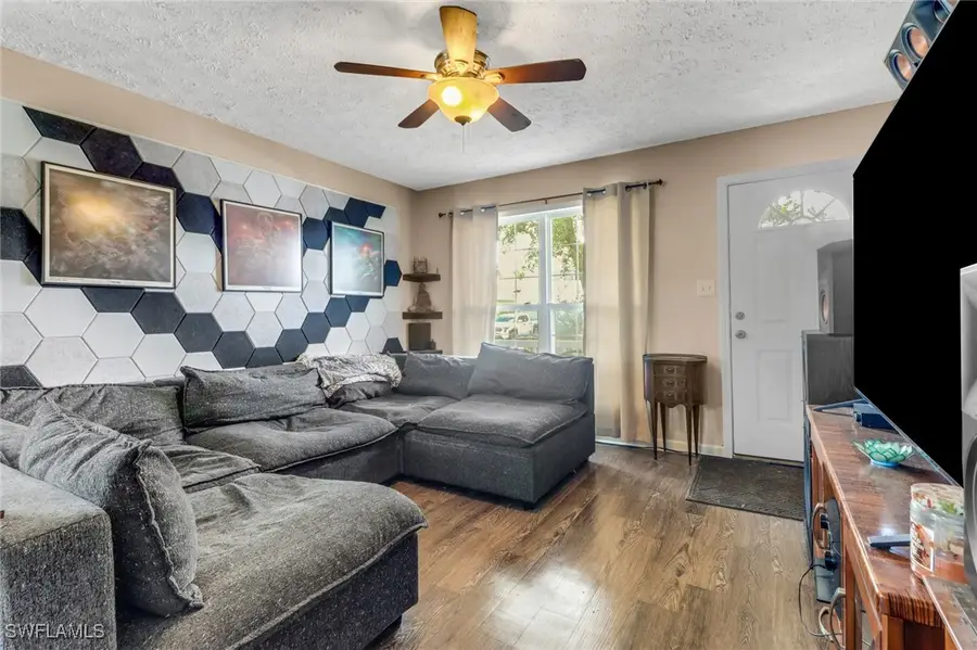 398 Leawood Circle, Naples, FL 34104 - Image #3