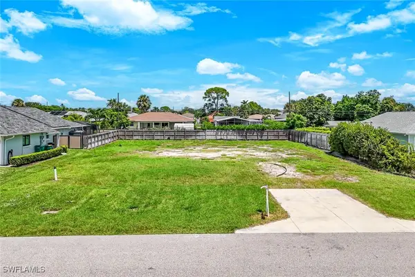 741 95th Avenue N, Naples, FL 34108