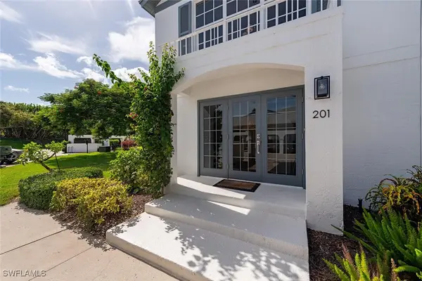 864 Tanbark Drive #201, Naples, FL 34108