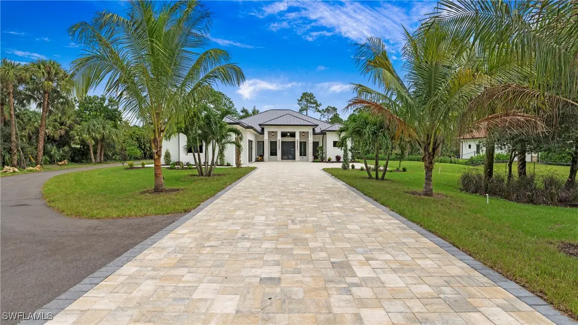 652 15th Street Sw, Naples, FL 34117 - Image #1