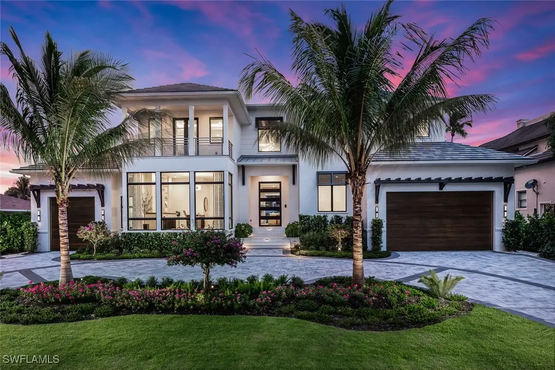 625 21st Avenue S, Naples, FL 34102 - Image #1